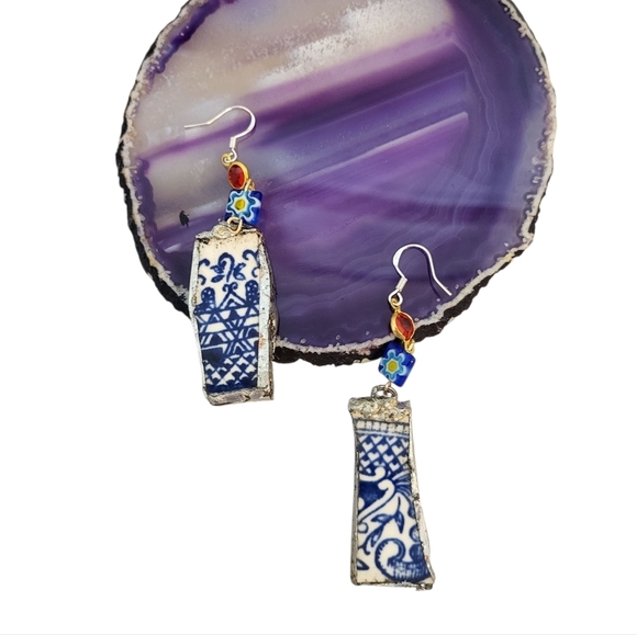 Silver Plated Blue Willow Broken China Earrings Inlaid Faceted Zircon - Picture 2 of 4